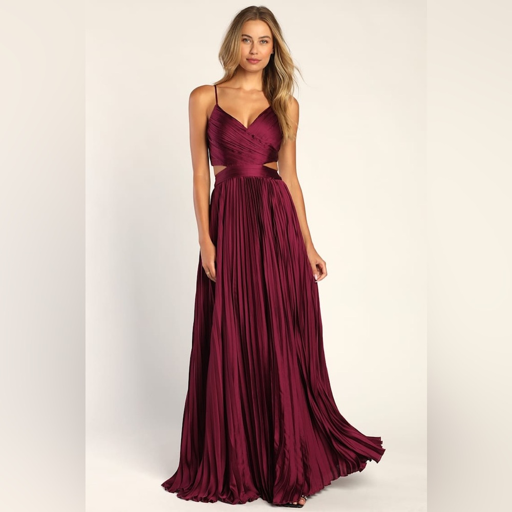 NWT Lulu's Burgundy Pleated Maxi Dress with Cutouts